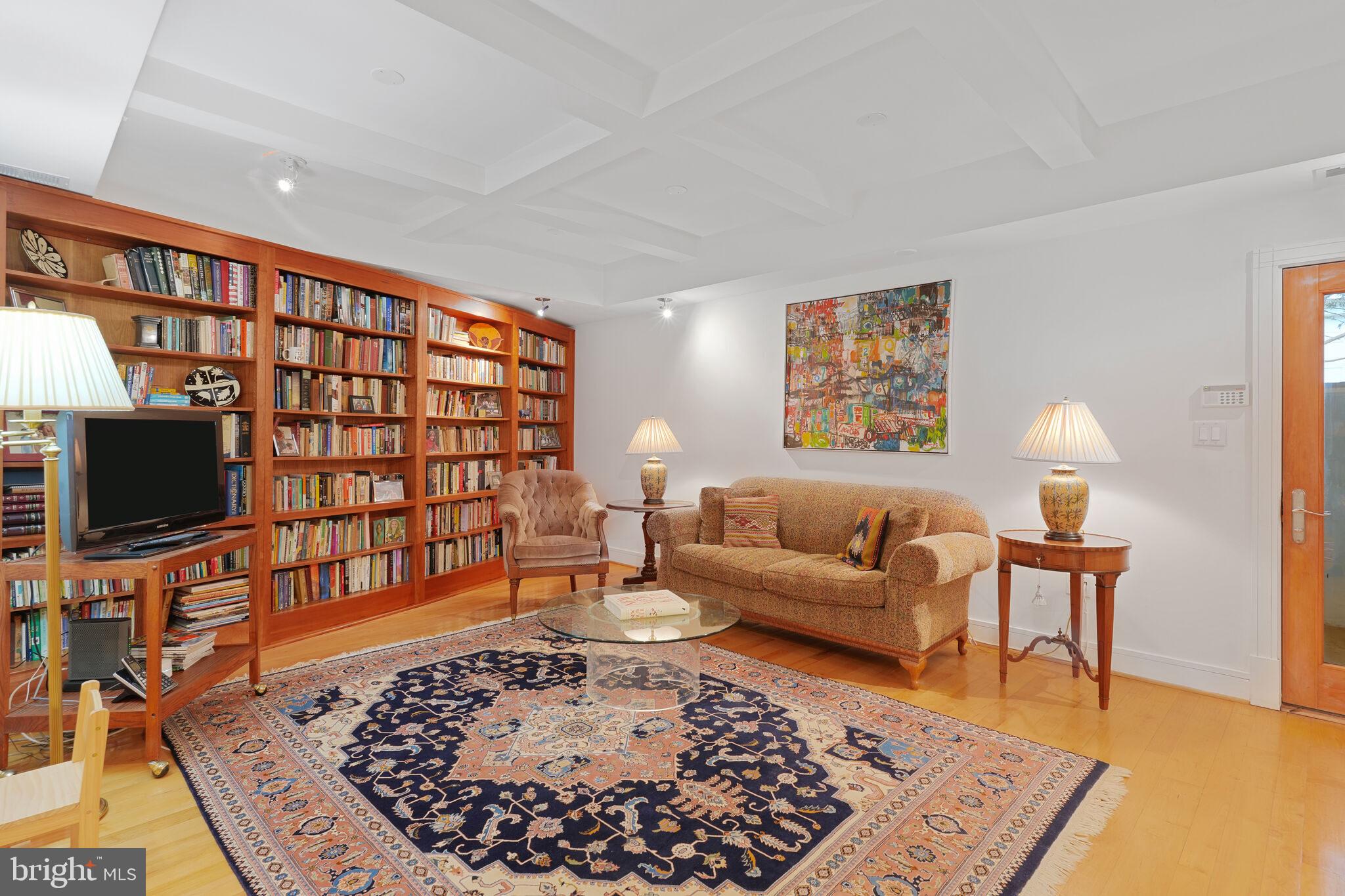 2807 CHESTERFIELD PLACE NW