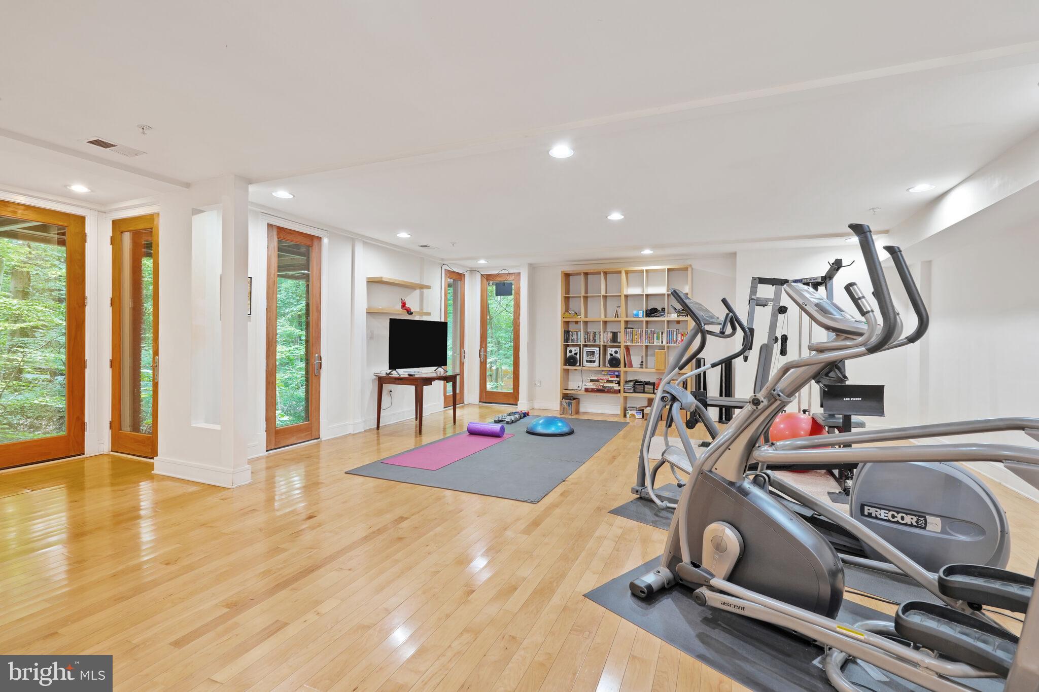 2807 CHESTERFIELD PLACE NW