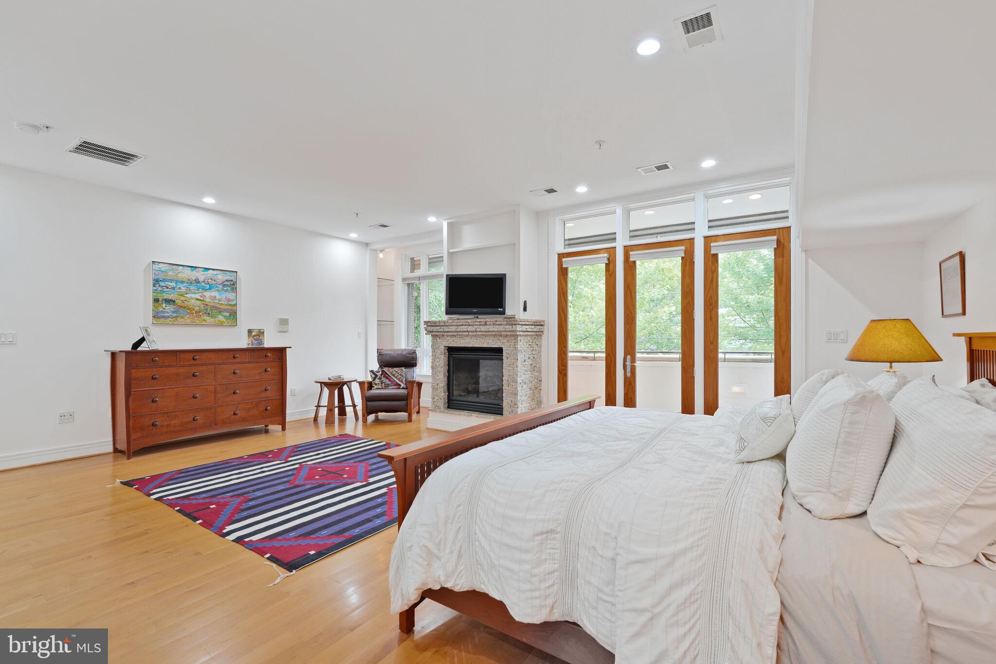 2807 CHESTERFIELD PLACE NW