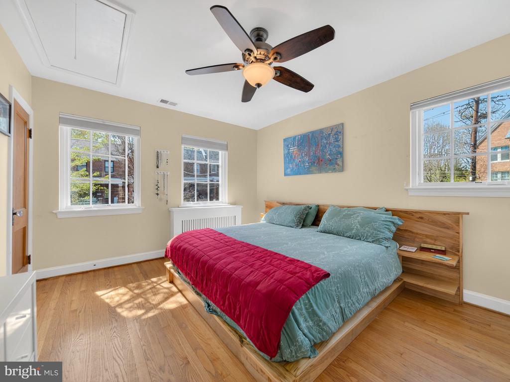 2119 HUIDEKOPER NW
