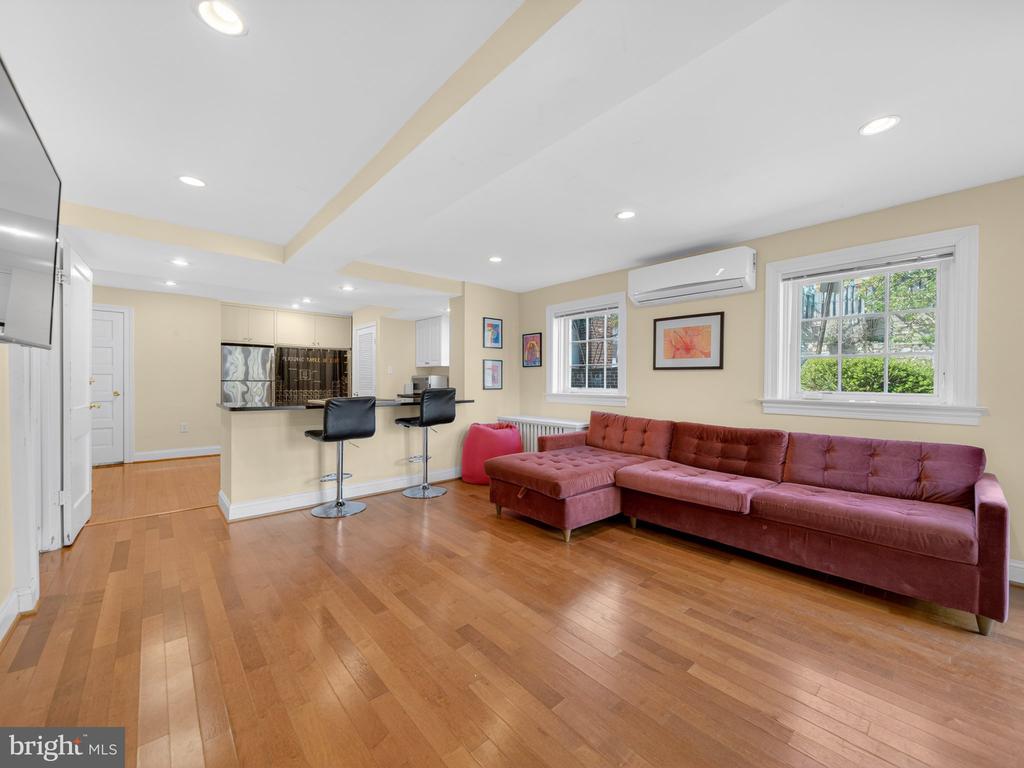 2119 HUIDEKOPER NW