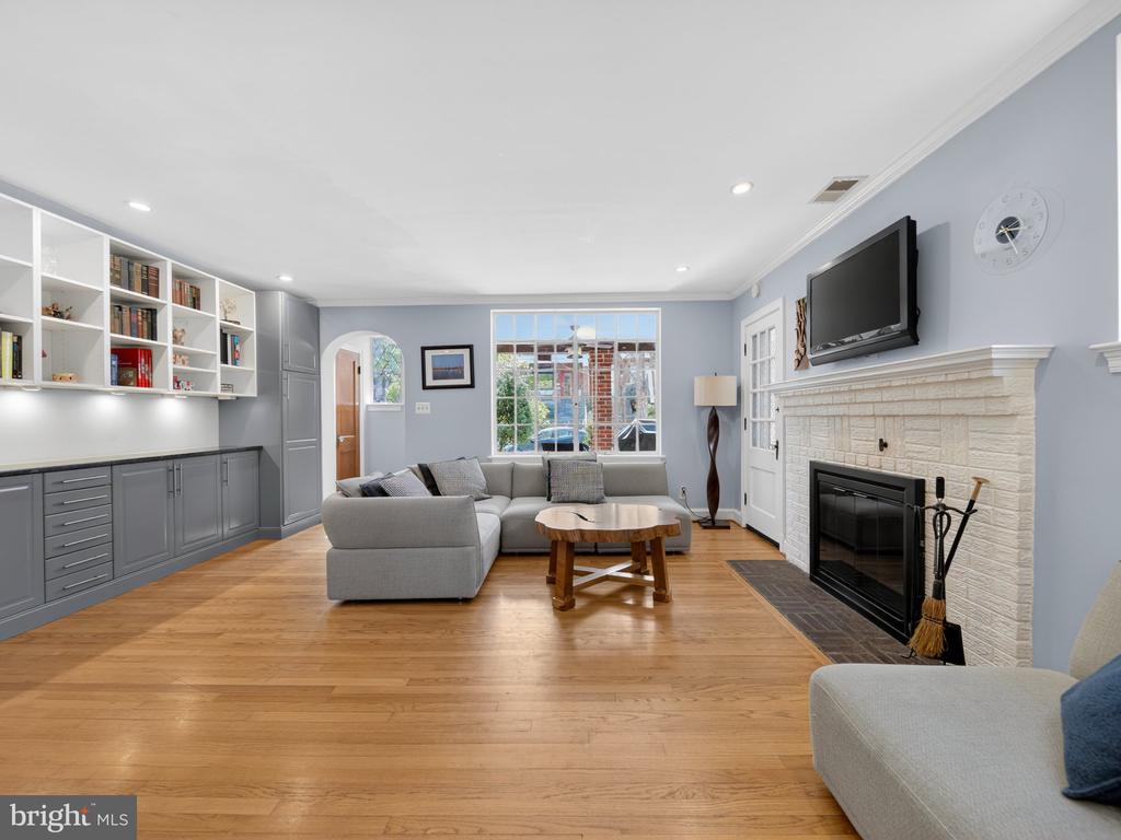 2119 HUIDEKOPER NW