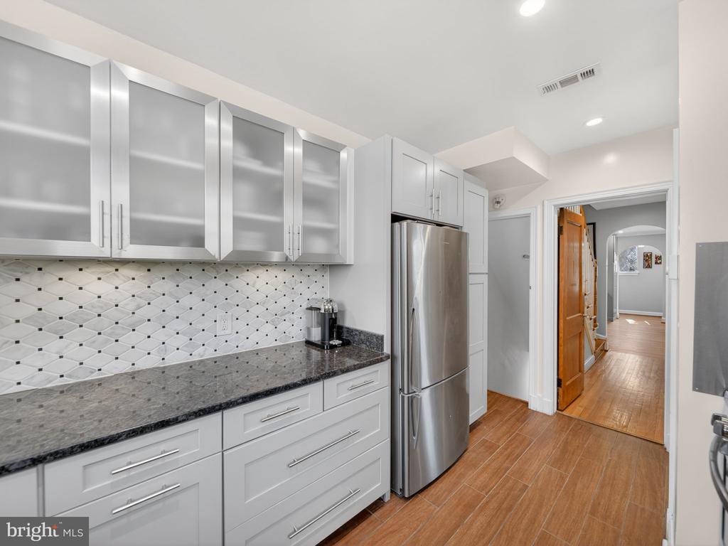 2119 HUIDEKOPER NW