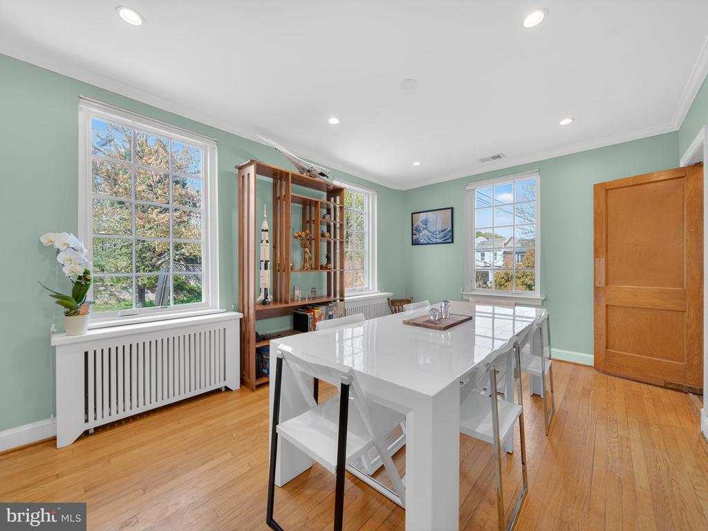 2119 HUIDEKOPER NW