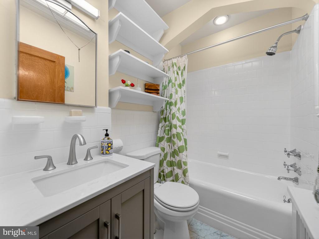 2119 HUIDEKOPER NW