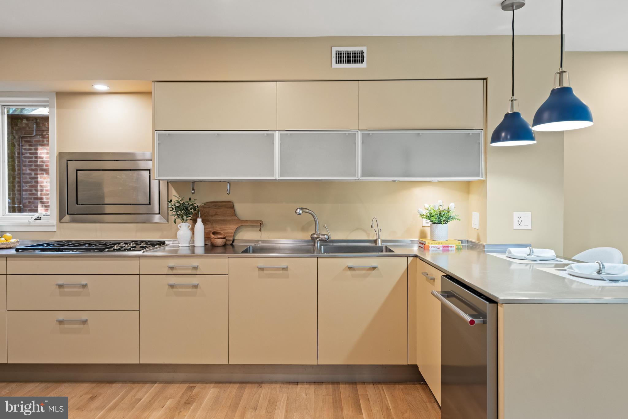 2319 BANCROFT PLACE NW