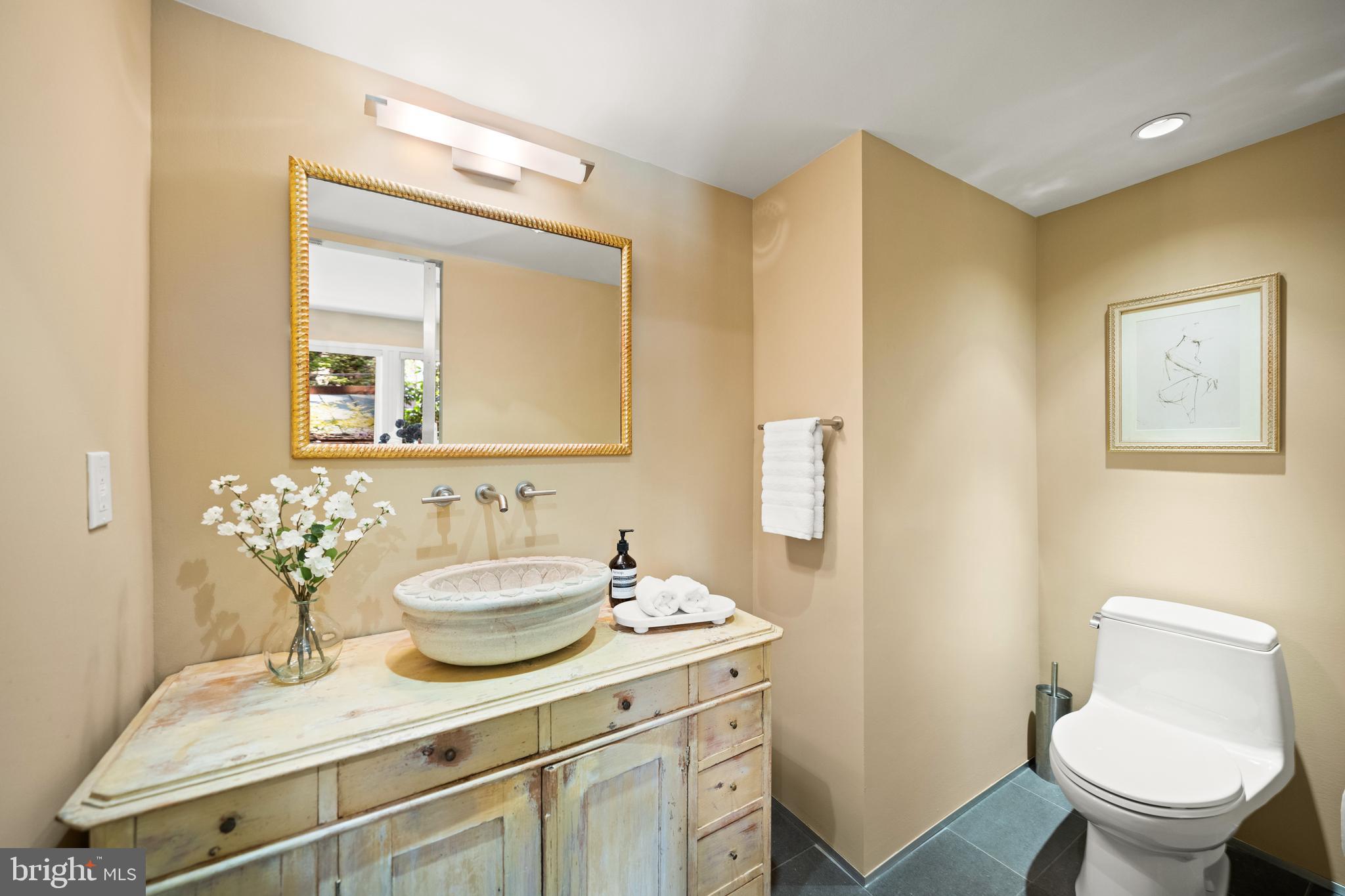 2319 BANCROFT PLACE NW