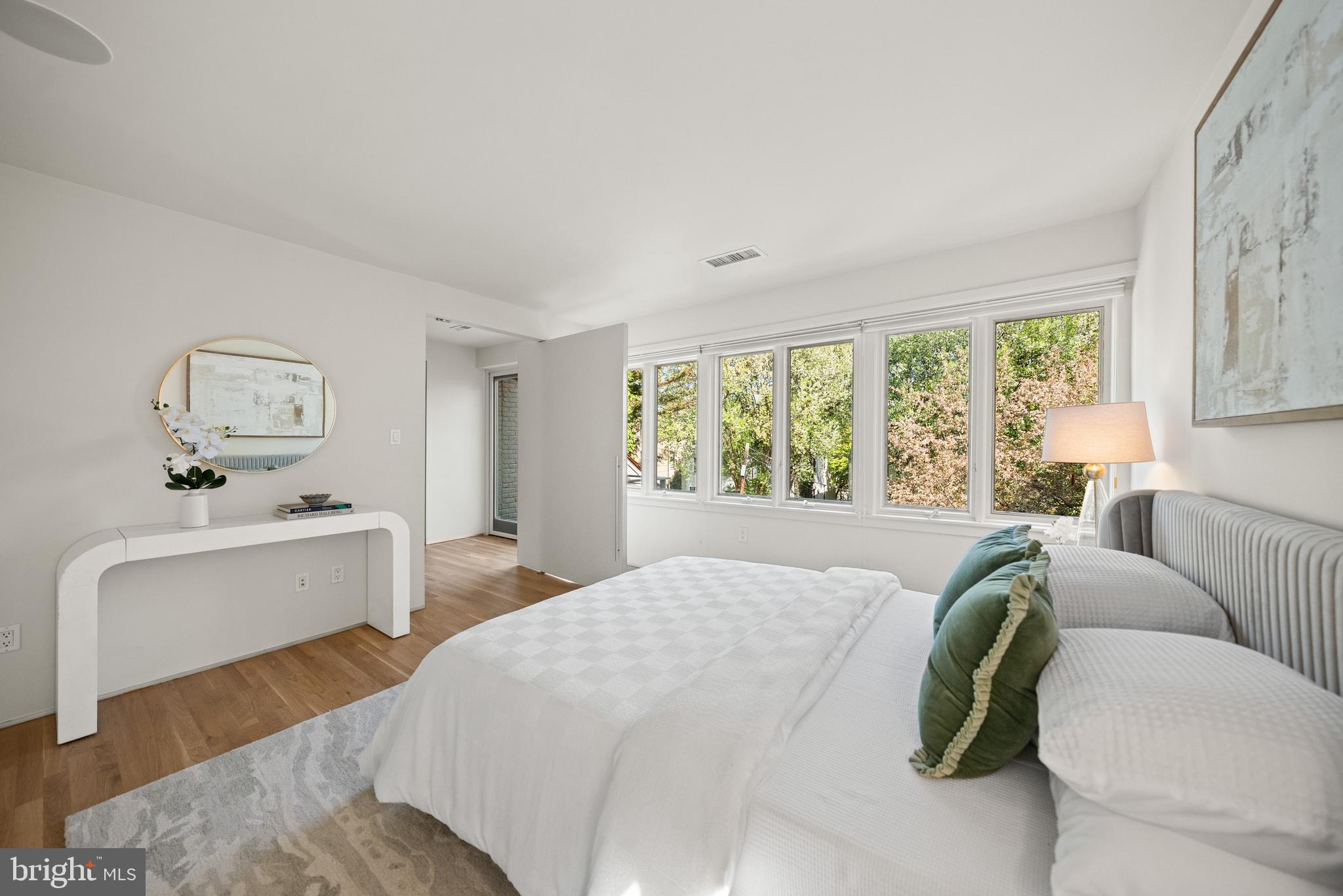 2319 BANCROFT PLACE NW