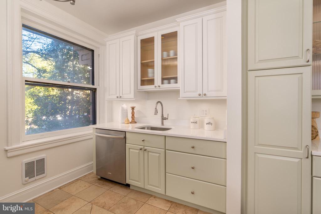 3060 16TH STREET NW 209