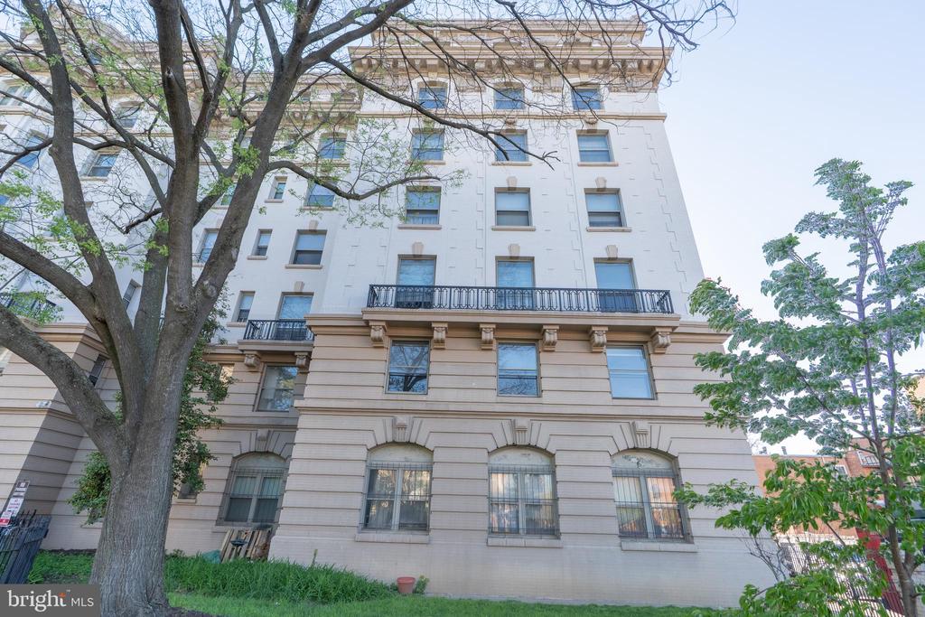 3060 16TH STREET NW 209