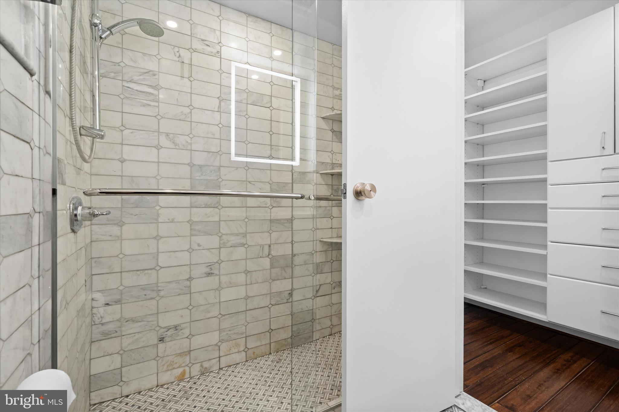 4201 CATHEDRAL AVENUE NW 1118E