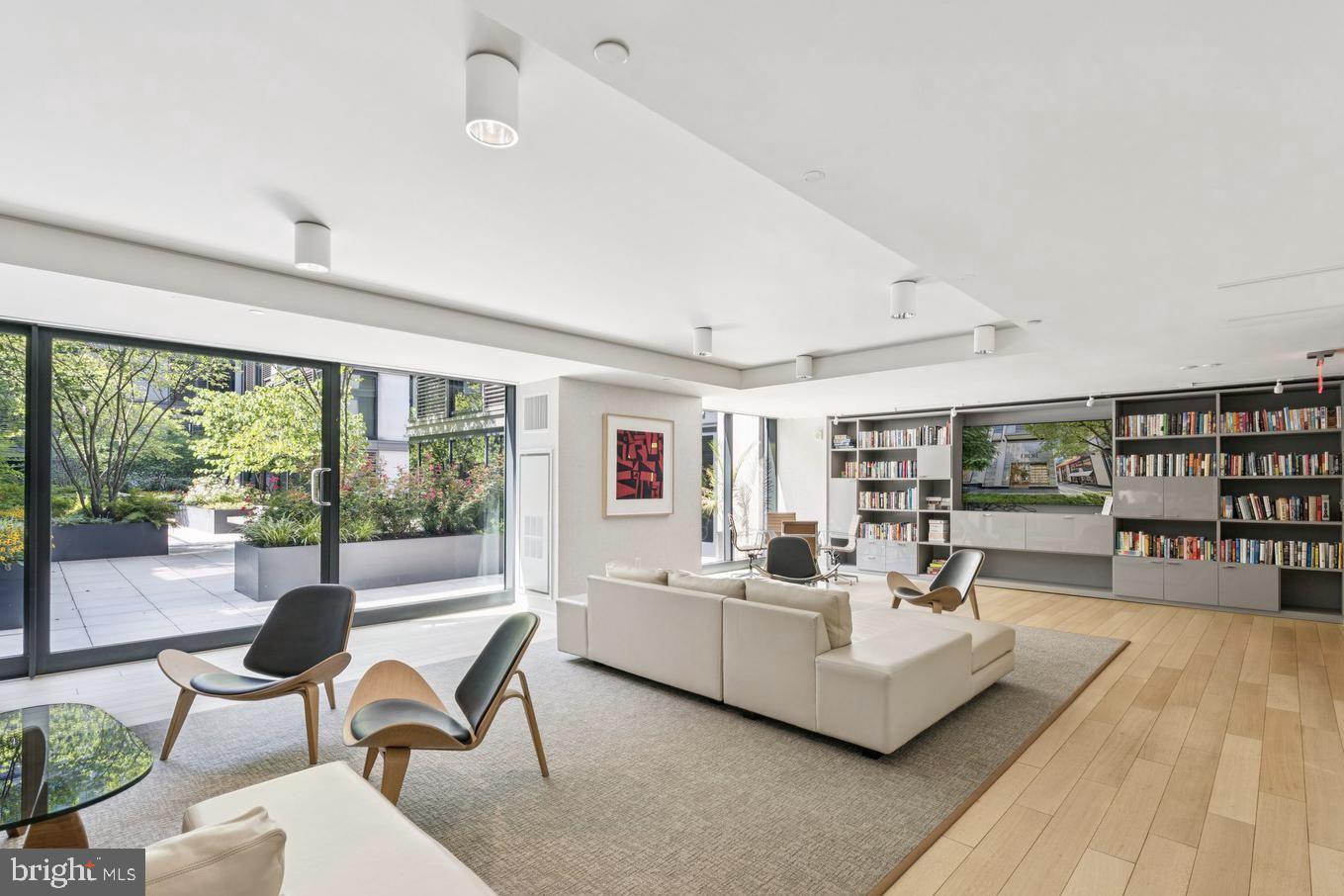 925 H STREET NW 904