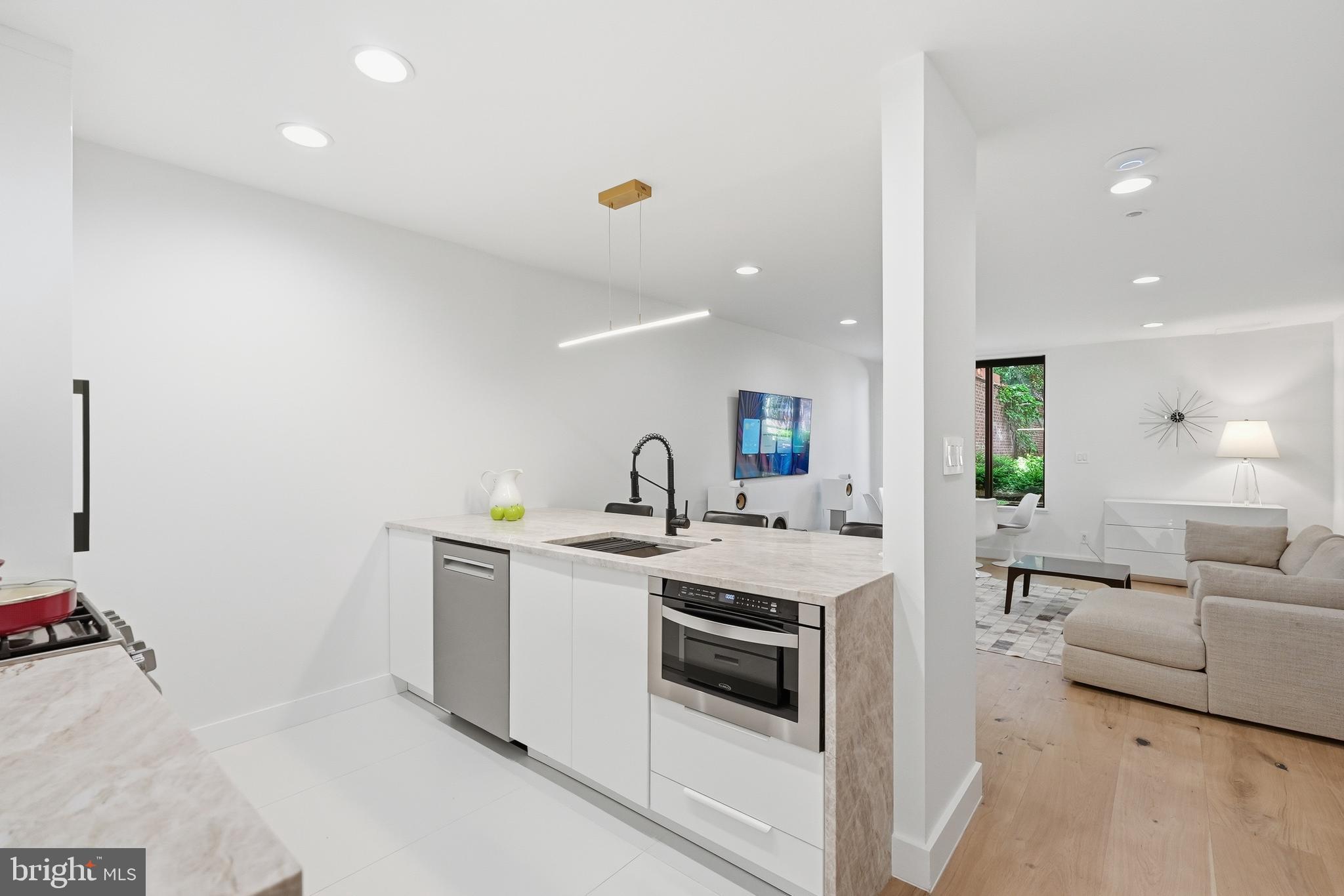 1712 19TH STREET NW