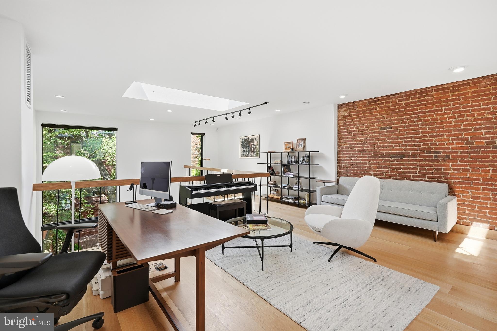 1712 19TH STREET NW