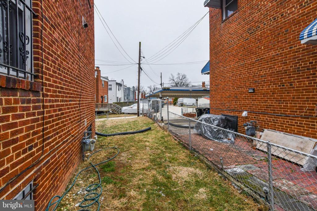 4227 NASH STREET SE