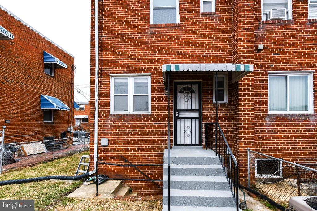 4227 NASH STREET SE