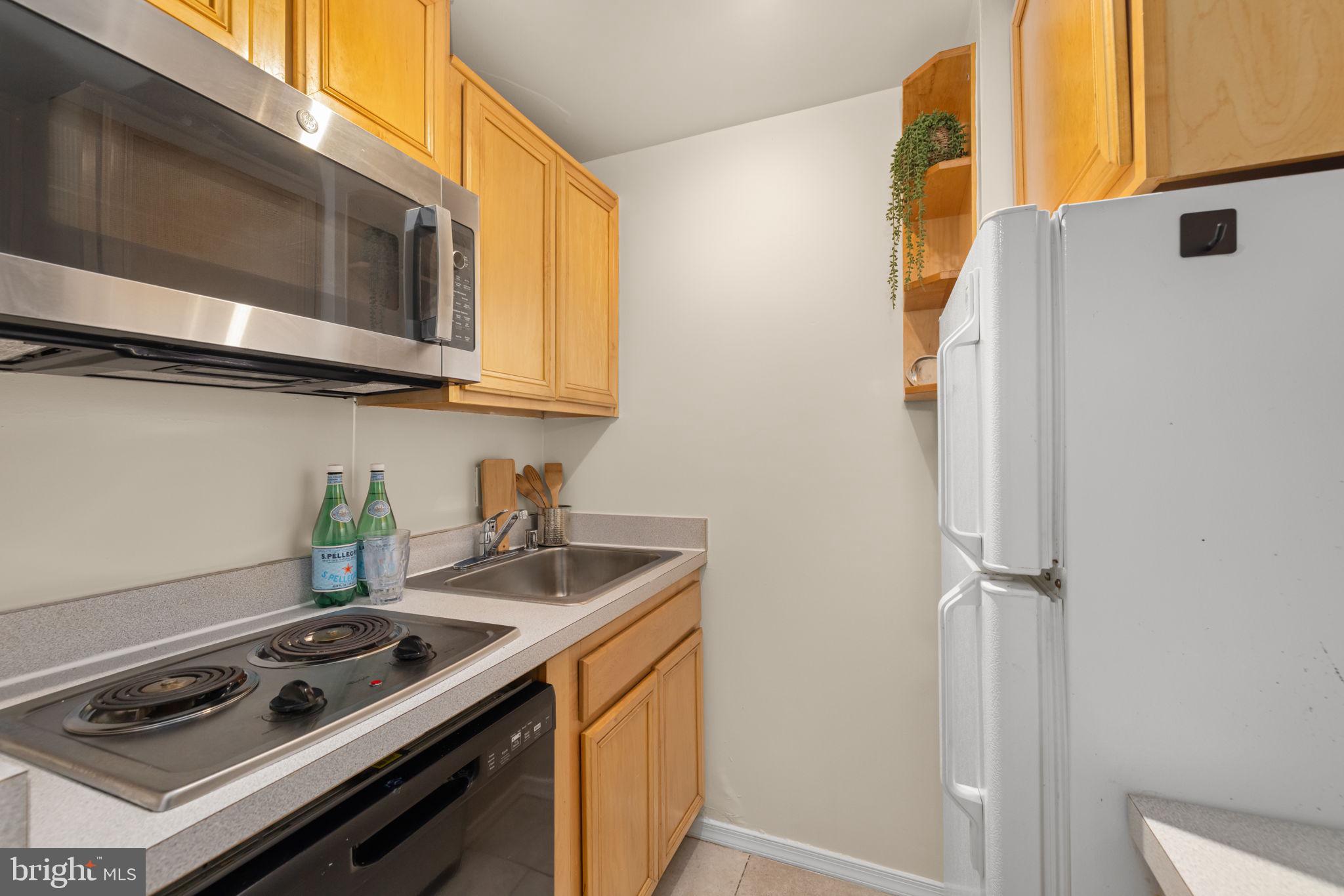 2141 I STREET NW 204