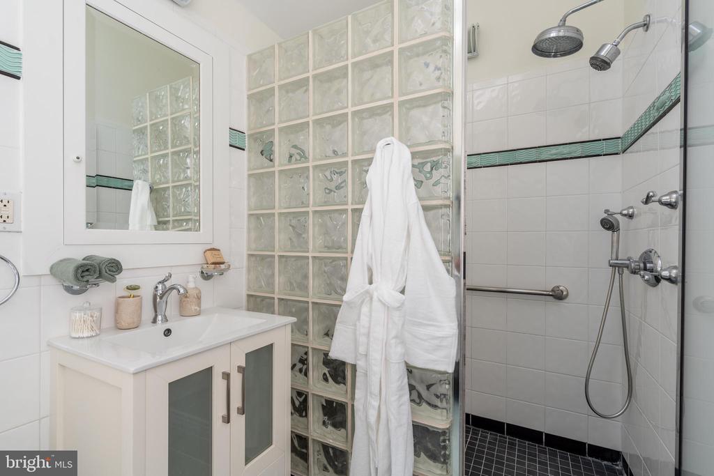 5103 CHEVY CHASE PARKWAY NW