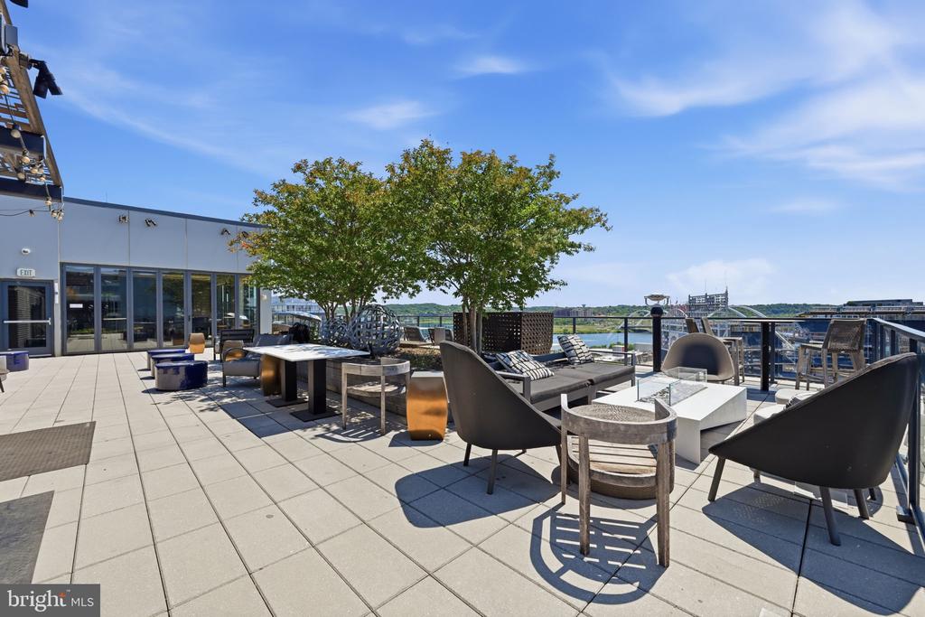 70 N STREET SE N706
