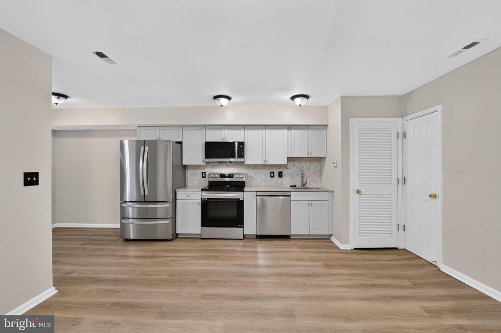 1240 18TH STREET NE 2