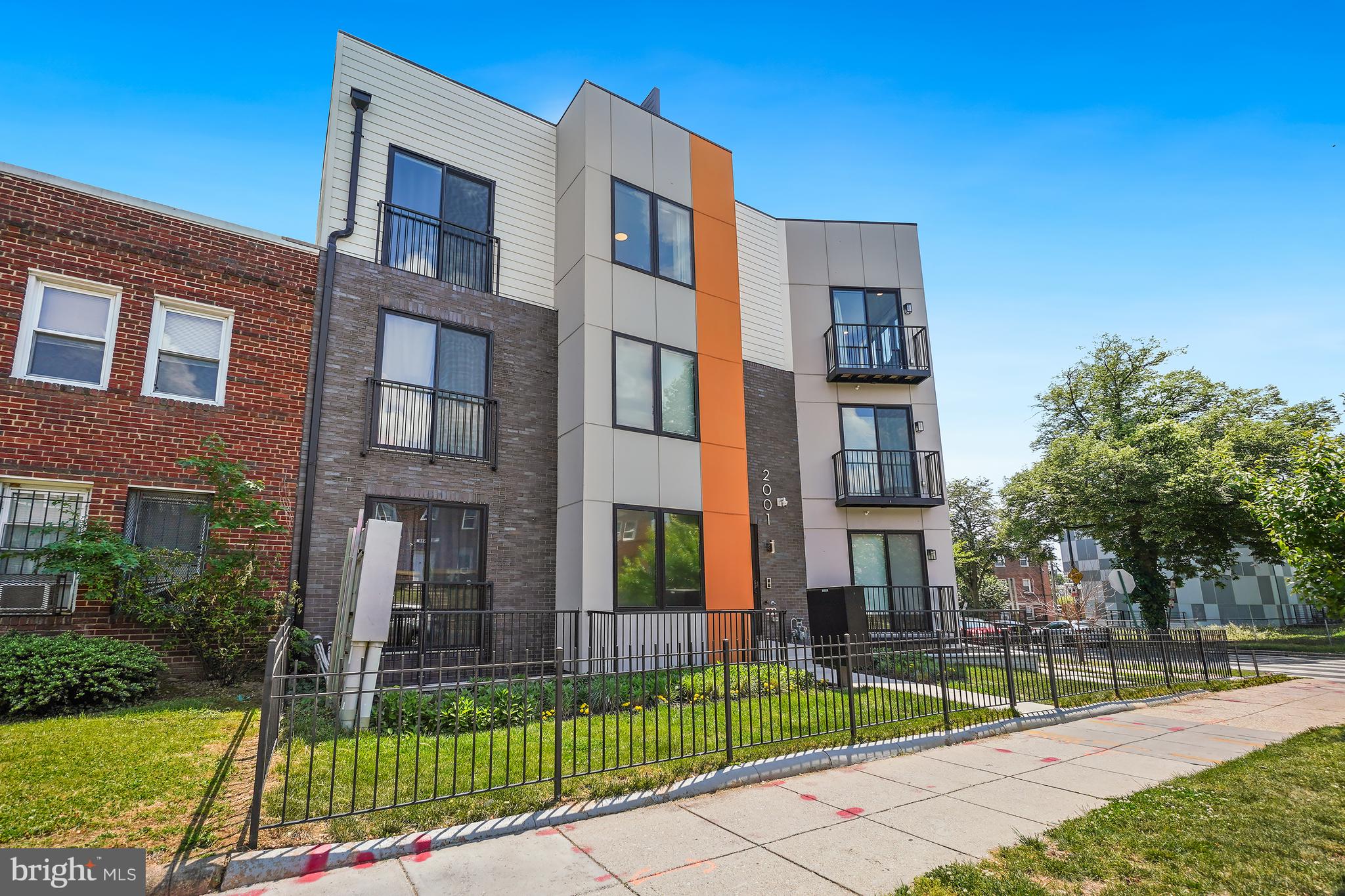 2001 I STREET NE 10