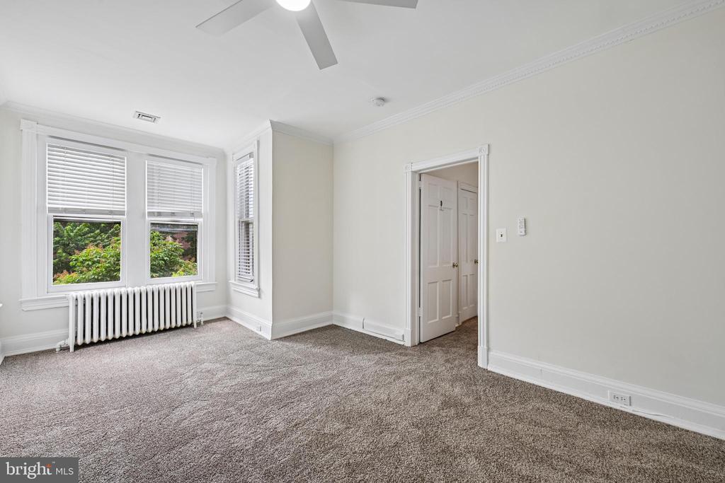123 7TH STREET NE