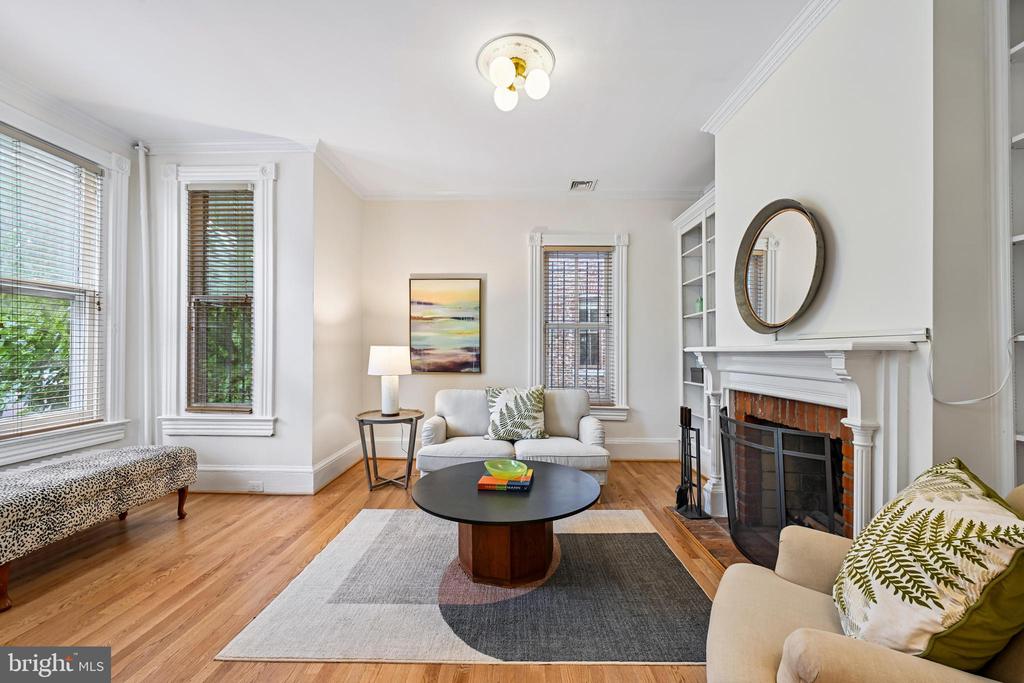 123 7TH STREET NE