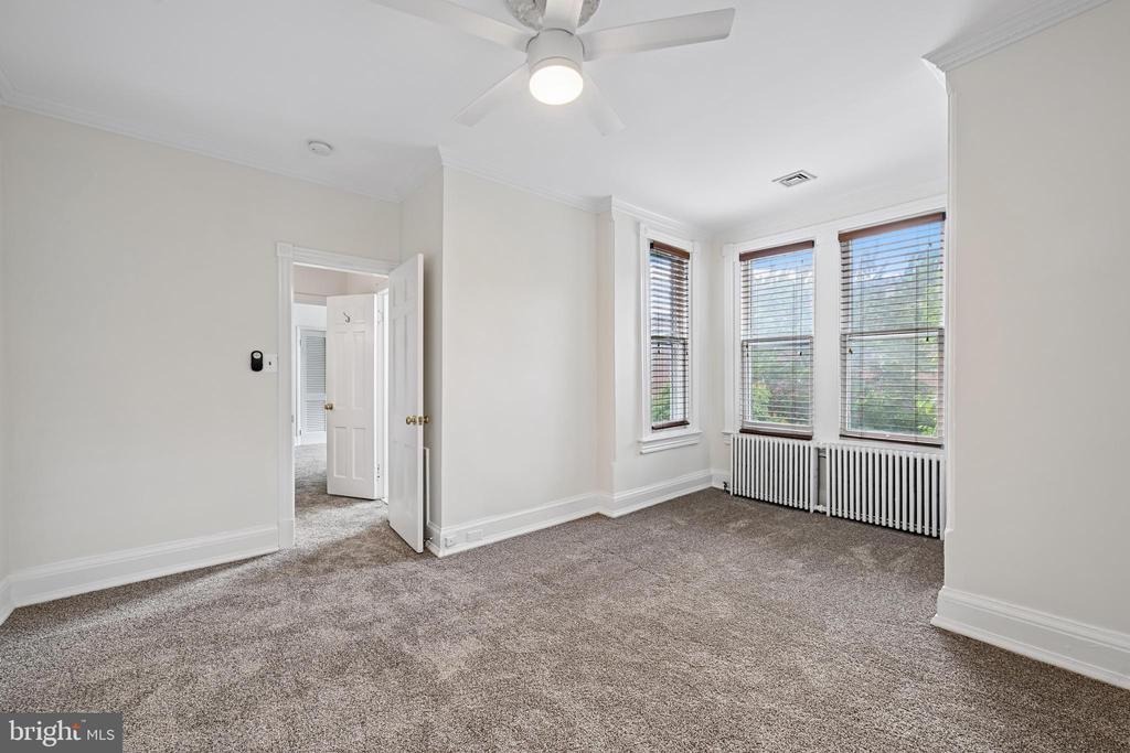123 7TH STREET NE