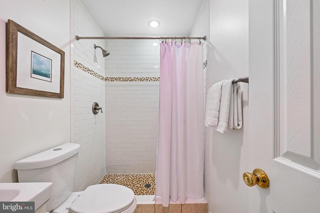 123 7TH STREET NE