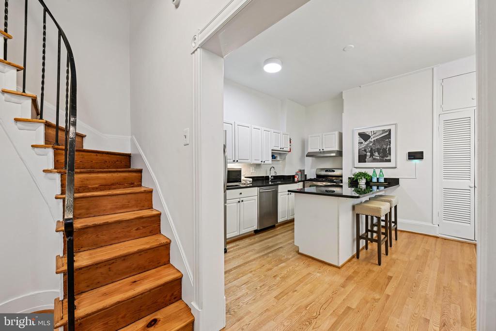 123 7TH STREET NE