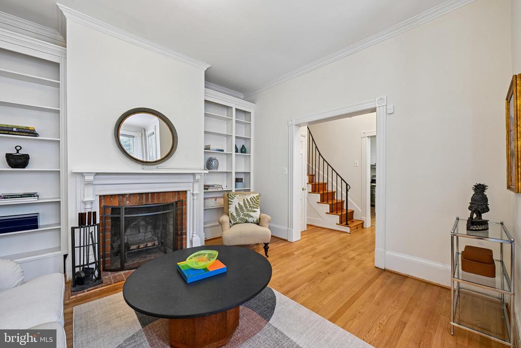 123 7TH STREET NE
