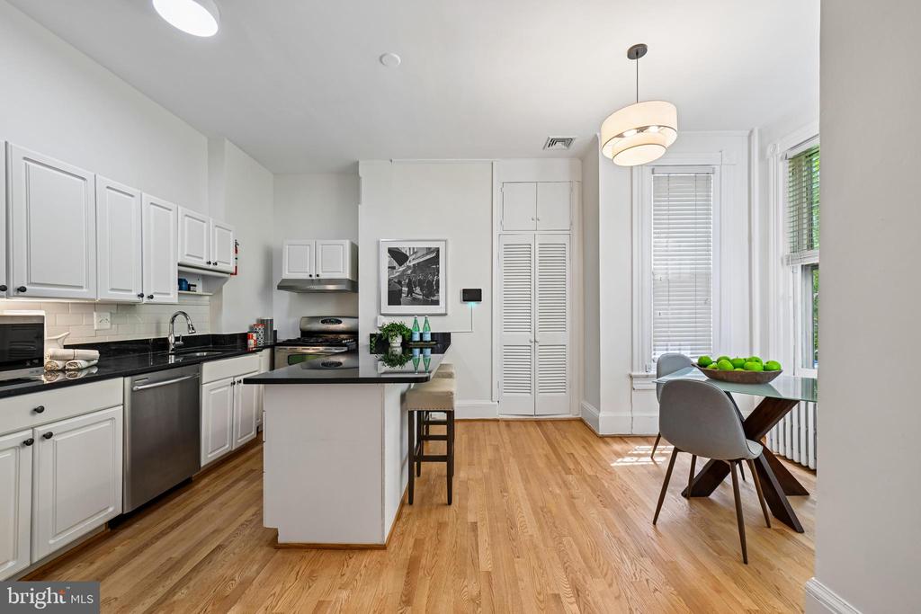 123 7TH STREET NE
