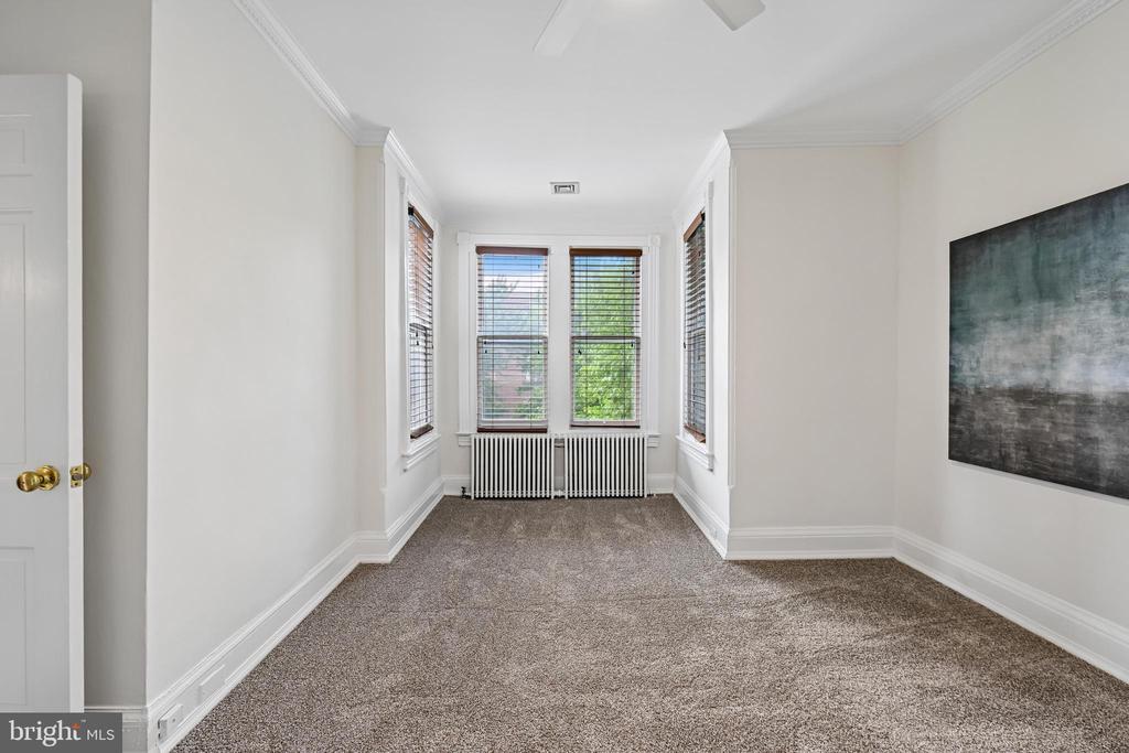 123 7TH STREET NE