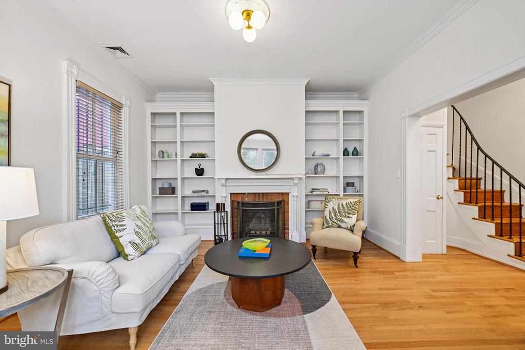 123 7TH STREET NE