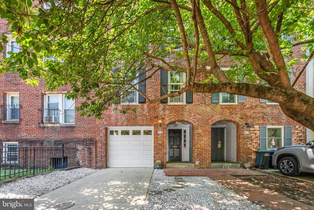 413 D STREET SE