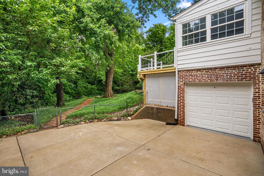 4633 ROCKWOOD PARKWAY NW