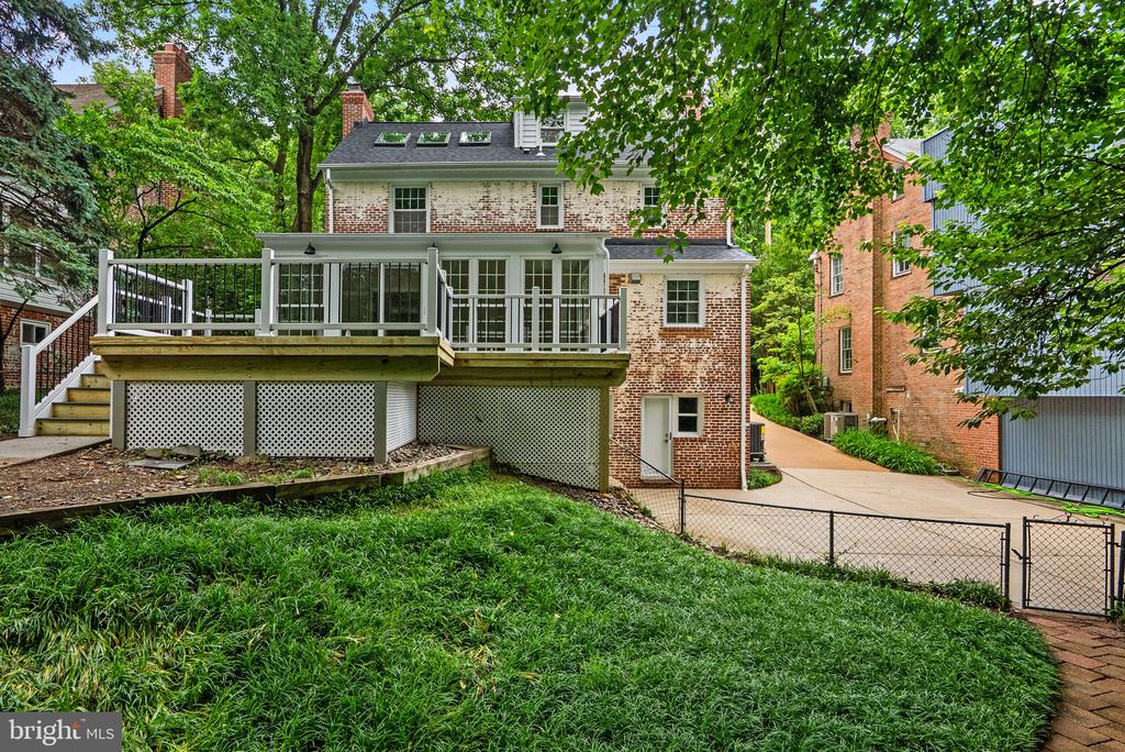 4633 ROCKWOOD PARKWAY NW