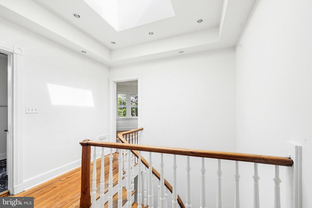 400 7TH STREET SE