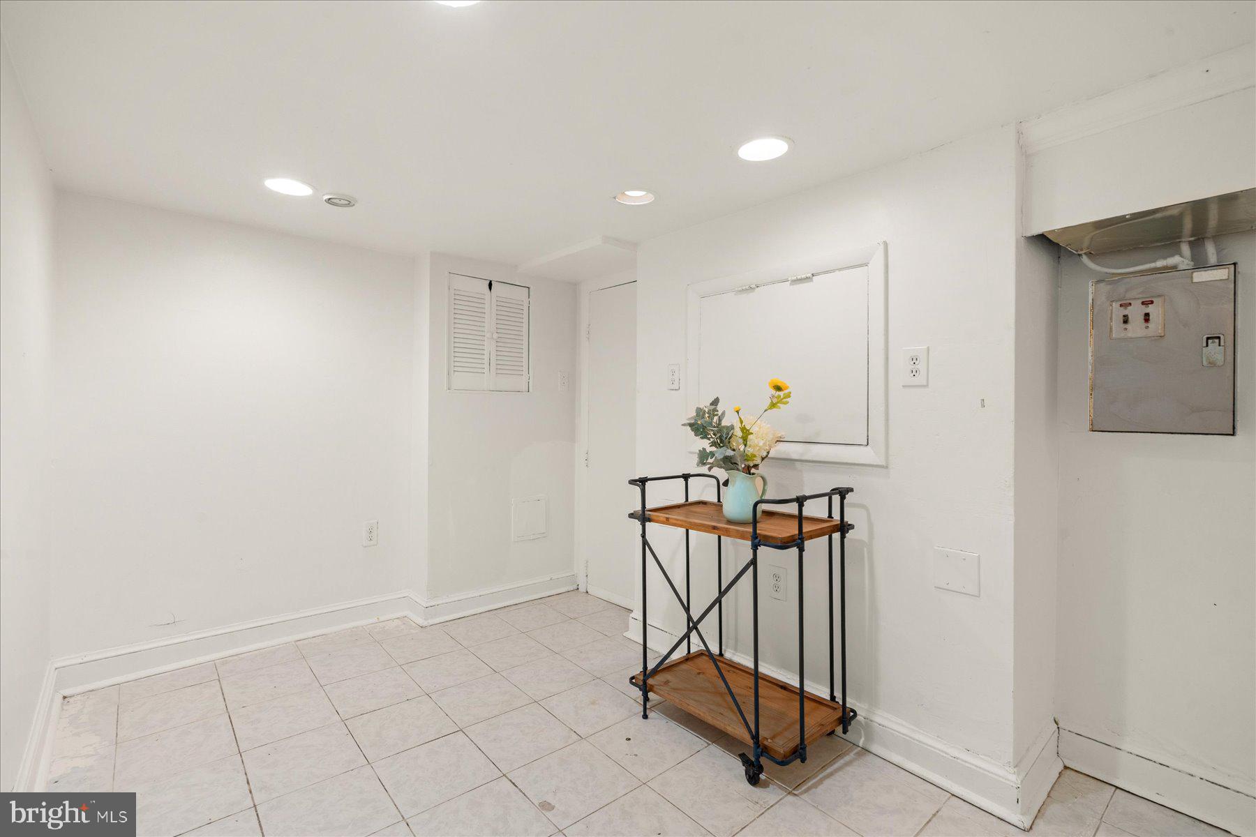 1062 | 1064 THOMAS JEFFERSON STREET NW