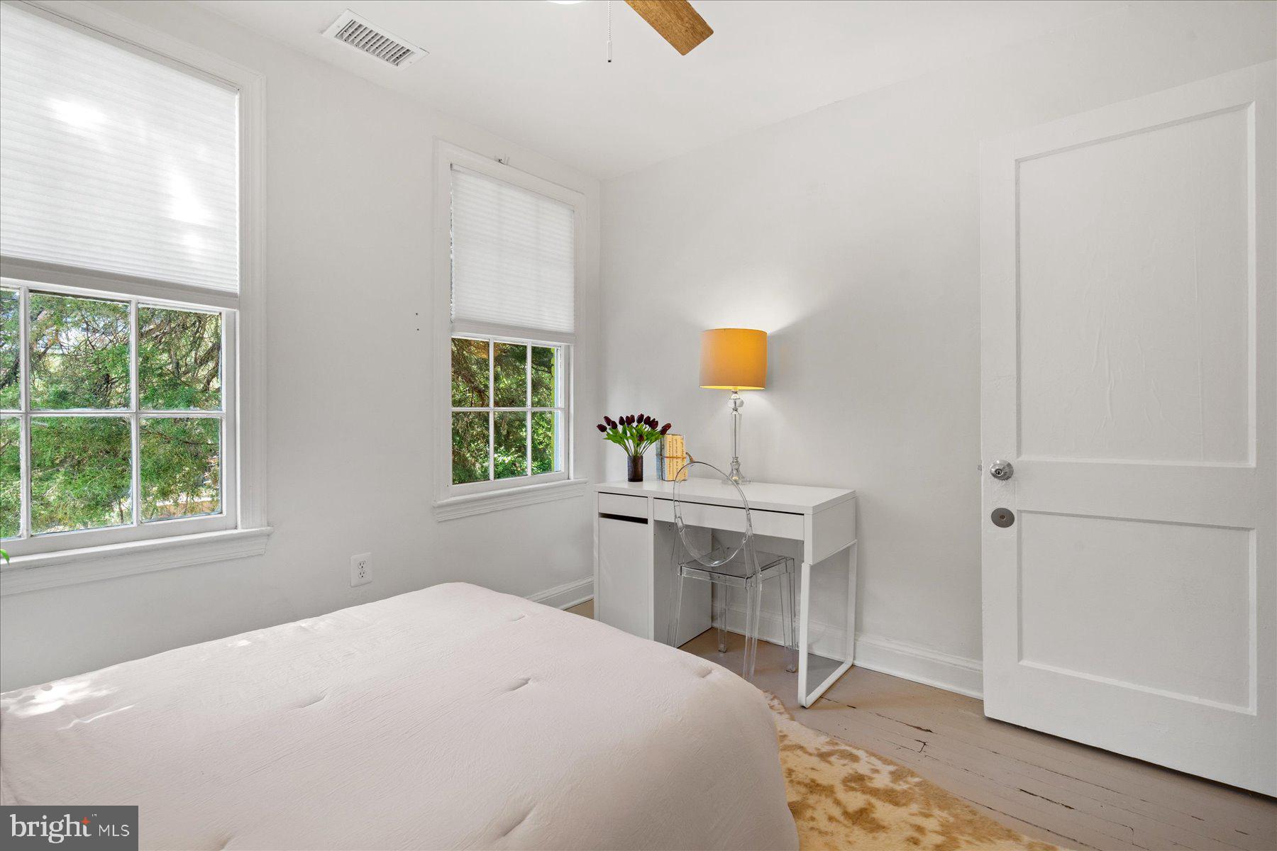 1062 | 1064 THOMAS JEFFERSON STREET NW