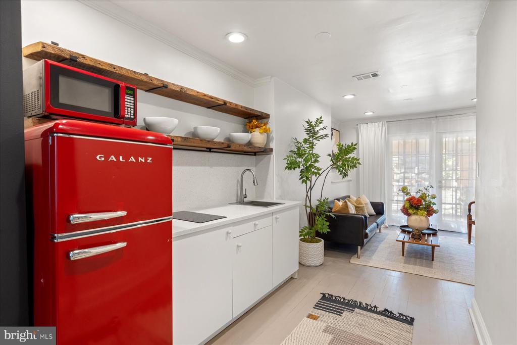1062 | 1064 THOMAS JEFFERSON STREET NW