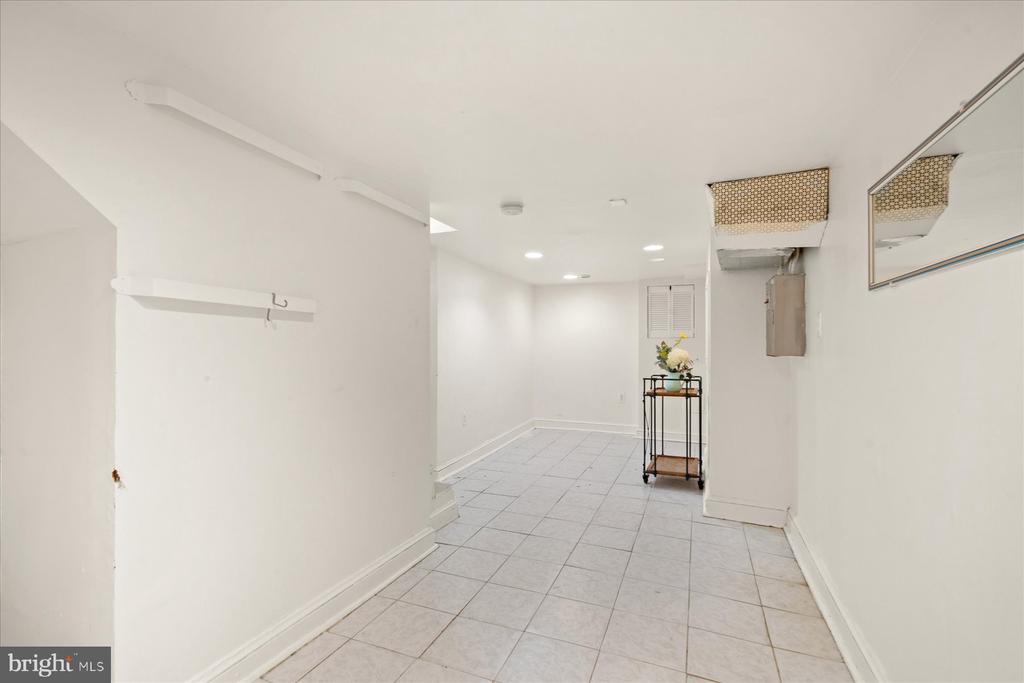 1062 | 1064 THOMAS JEFFERSON STREET NW