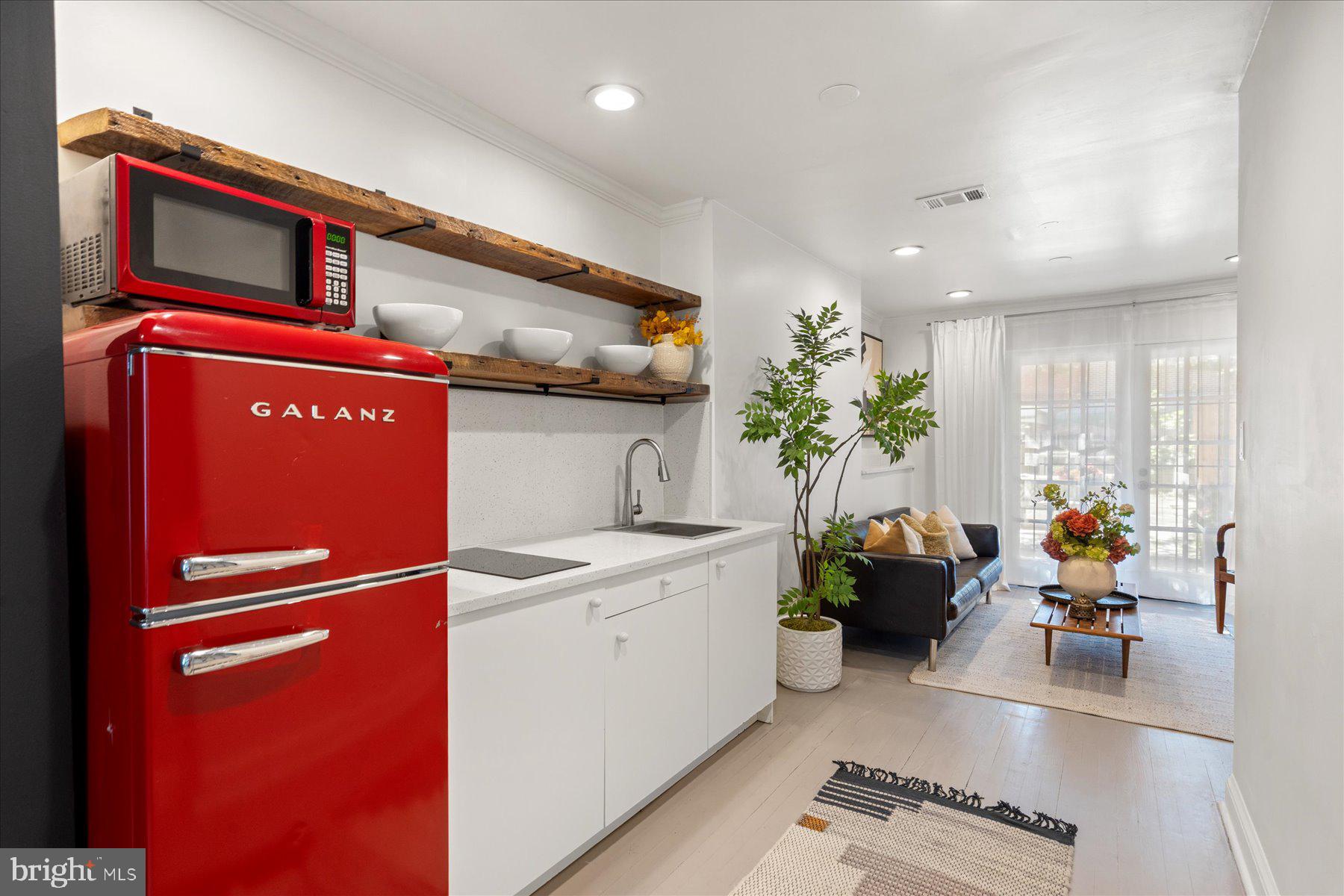 1062 | 1064 THOMAS JEFFERSON STREET NW
