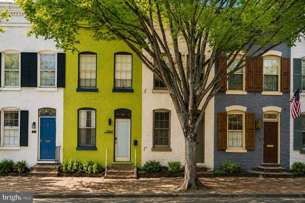 1062 | 1064 THOMAS JEFFERSON STREET NW