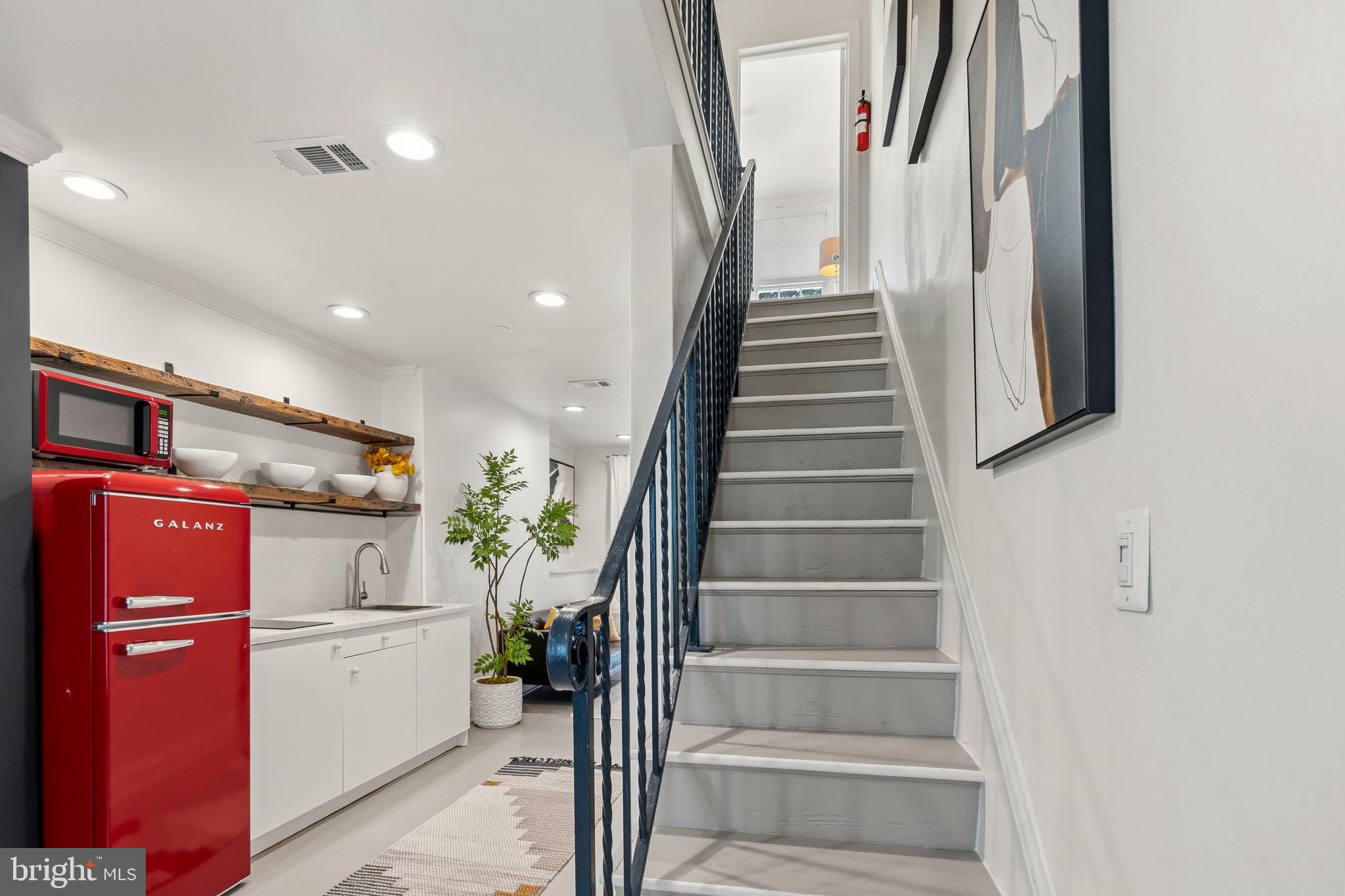 1062 | 1064 THOMAS JEFFERSON STREET NW
