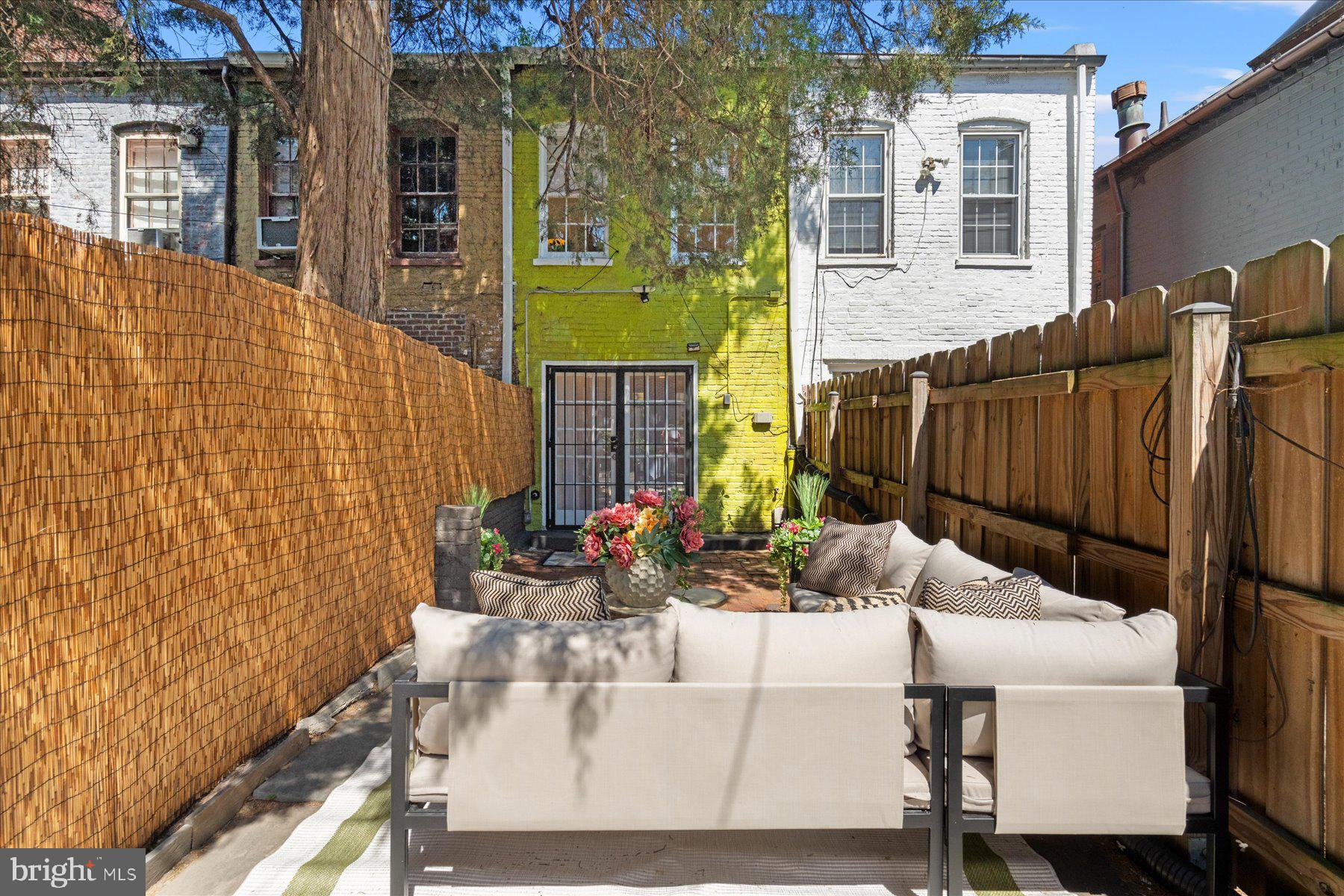 1062 | 1064 THOMAS JEFFERSON STREET NW