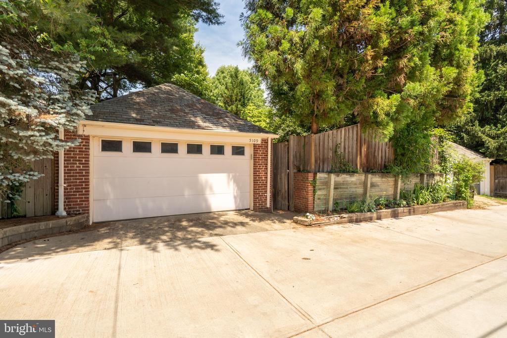 5109 CHEVY CHASE PARKWAY NW