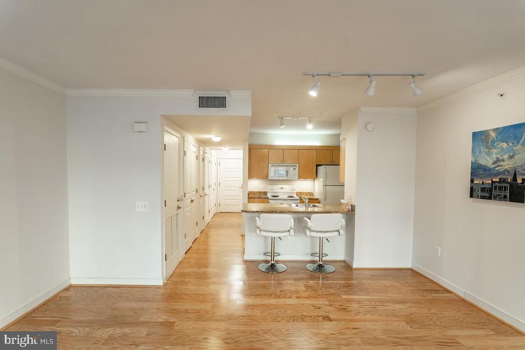 616 E STREET NW Unit: 607