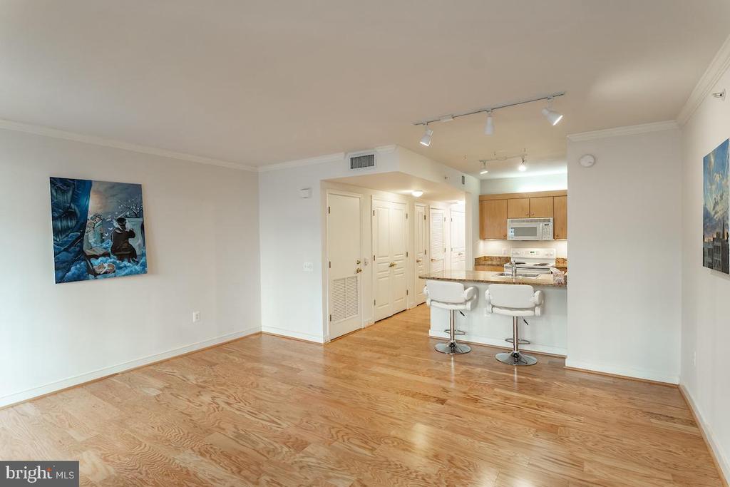616 E STREET NW Unit: 607