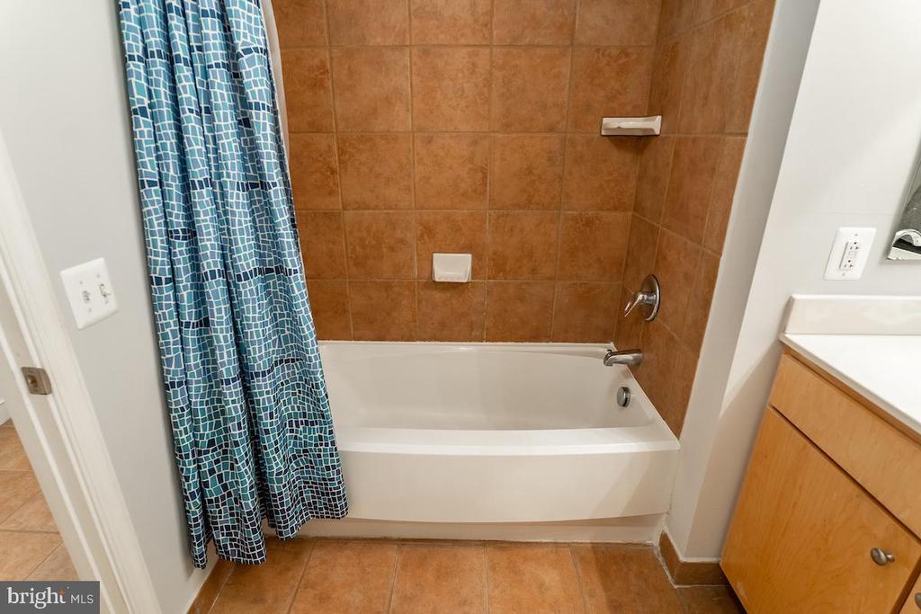 616 E STREET NW Unit: 607